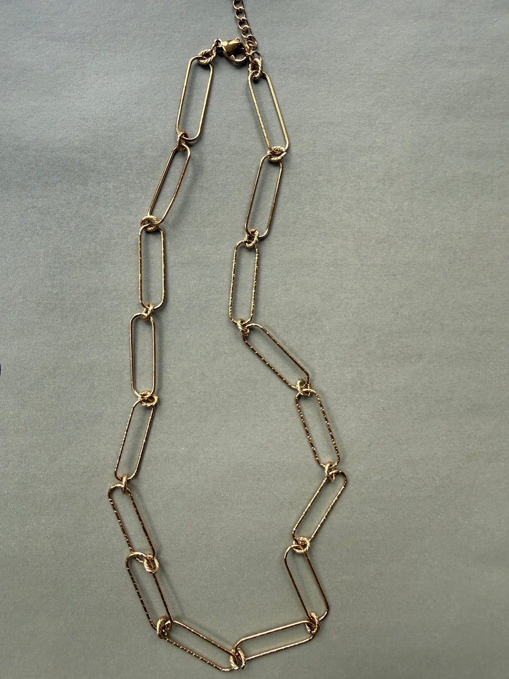 NECKLACE / STAINLESS STEEL