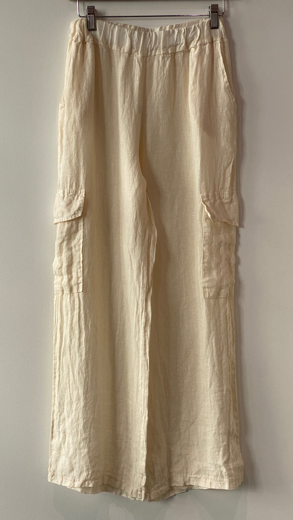 linen CARGO PANTS cream / linen SHIRT cream / OVERSIZED T-SHIRT cream