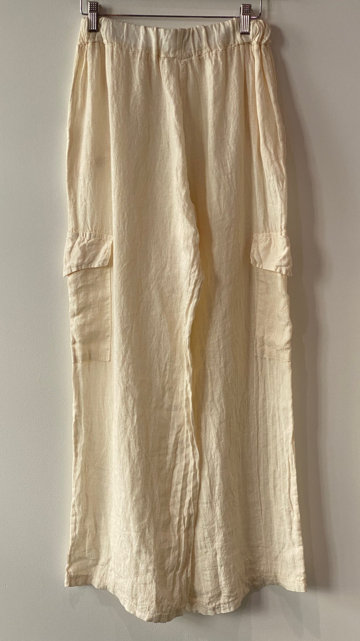 linen CARGO PANTS cream / linen SHIRT cream / OVERSIZED T-SHIRT cream