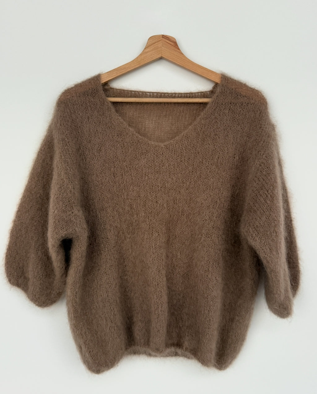 KNIT LETÍ / AVAILABLE IN DIFFERENT COLORS