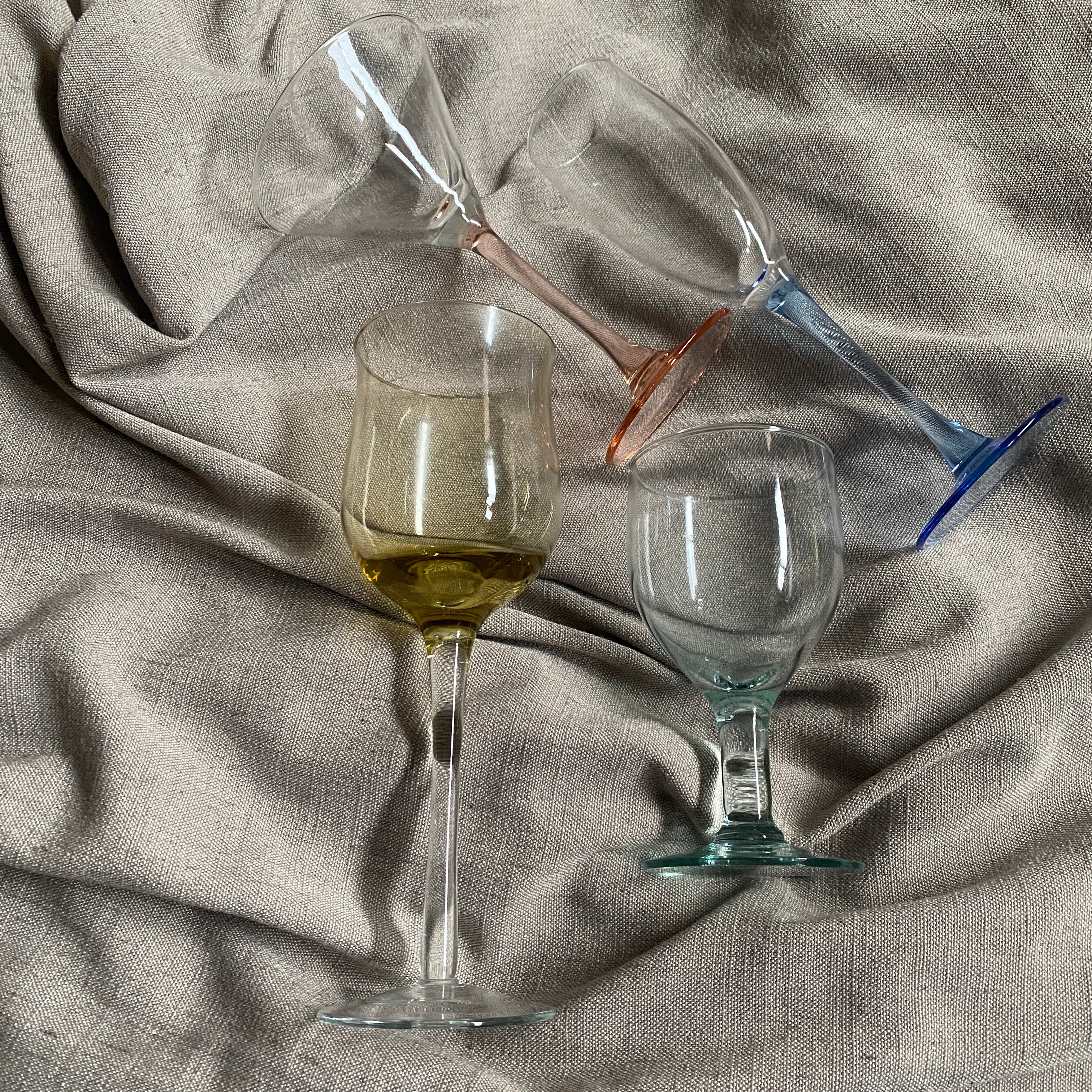 SET OF MIX & MATCH GLASSES