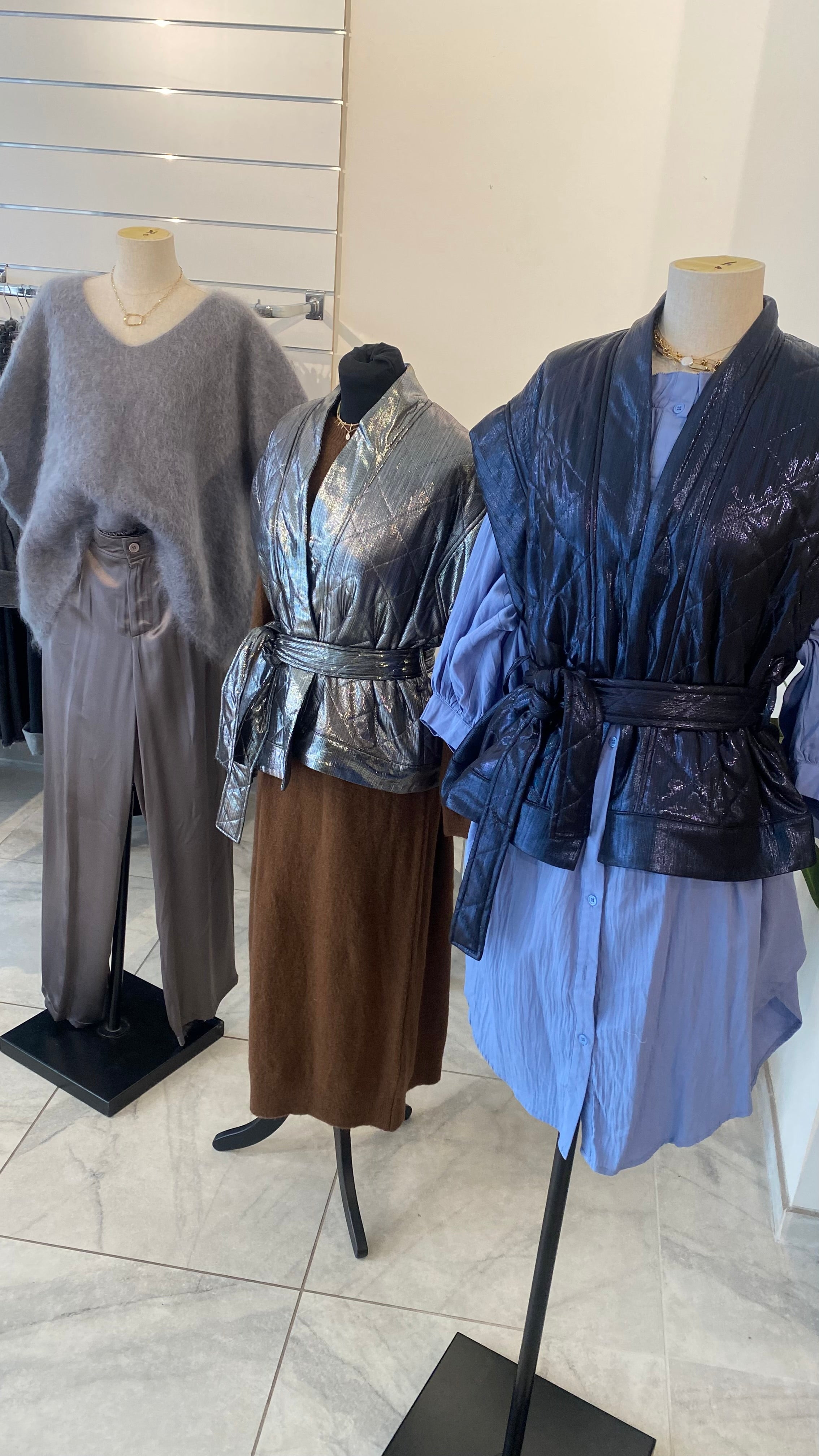 HOMA SLEEVELESS JACKET