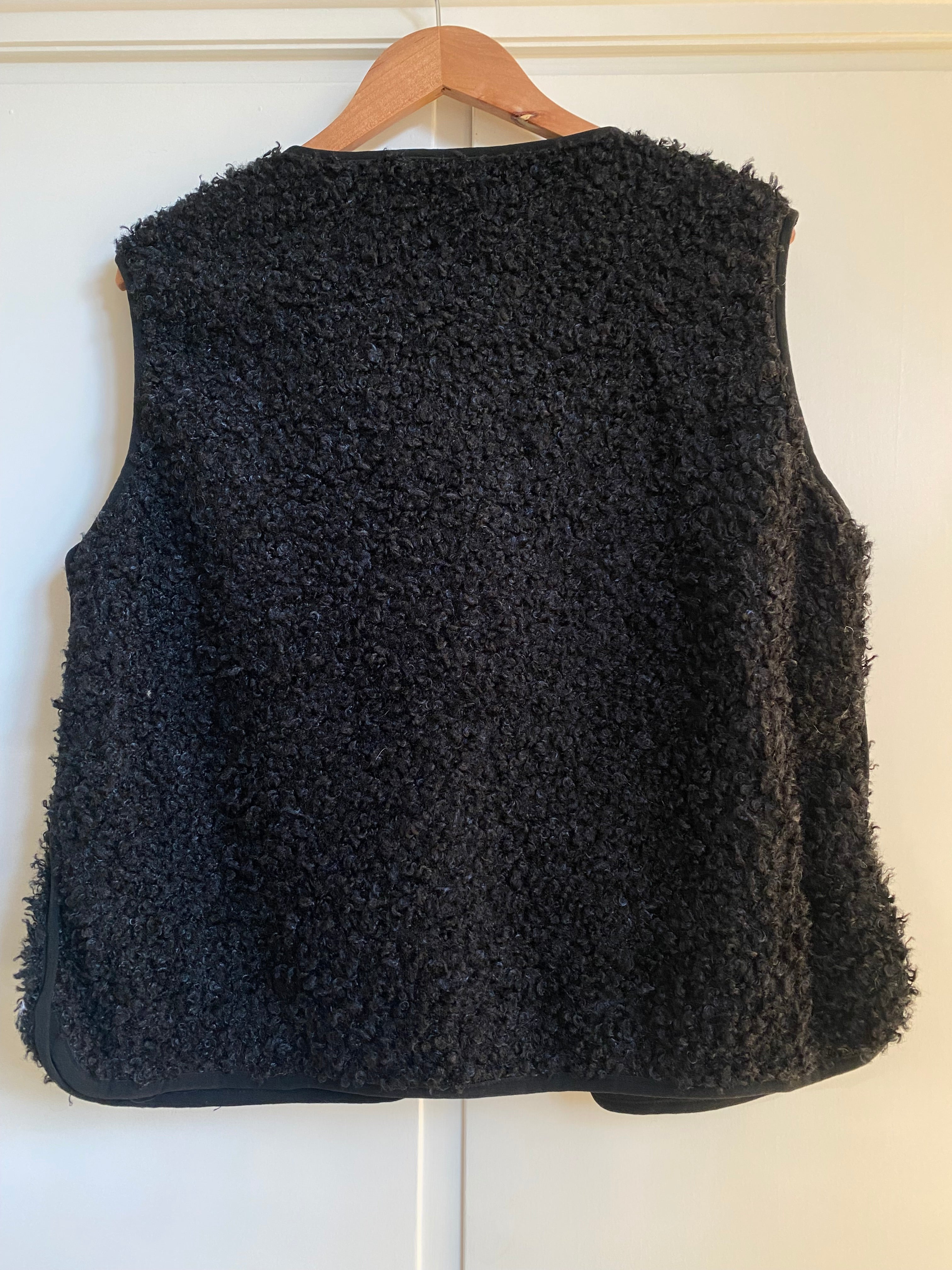 CARRY TEDDY VEST — COLOR BLACK