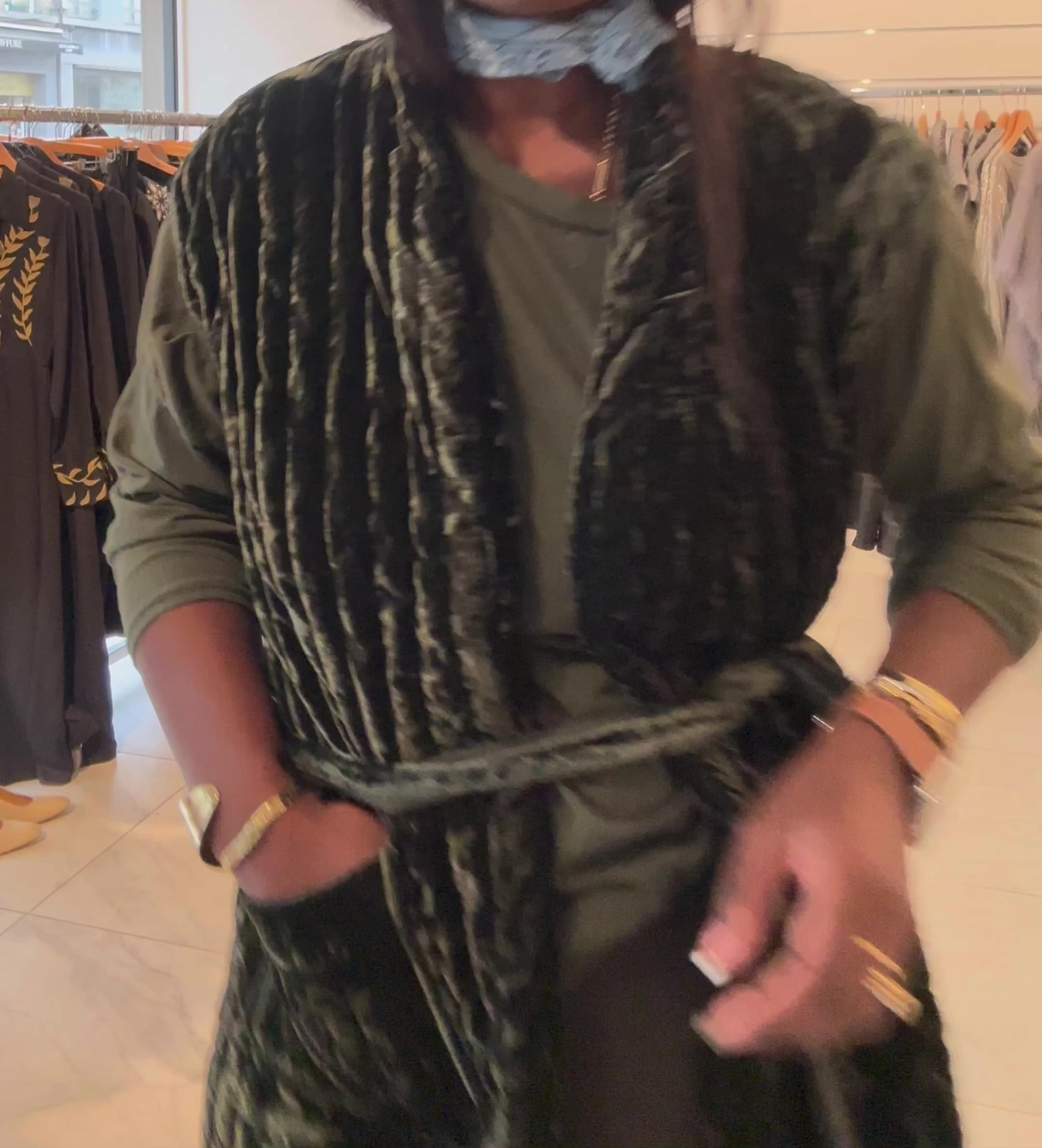 JOSH VELVET SLEEVELESS JACKET