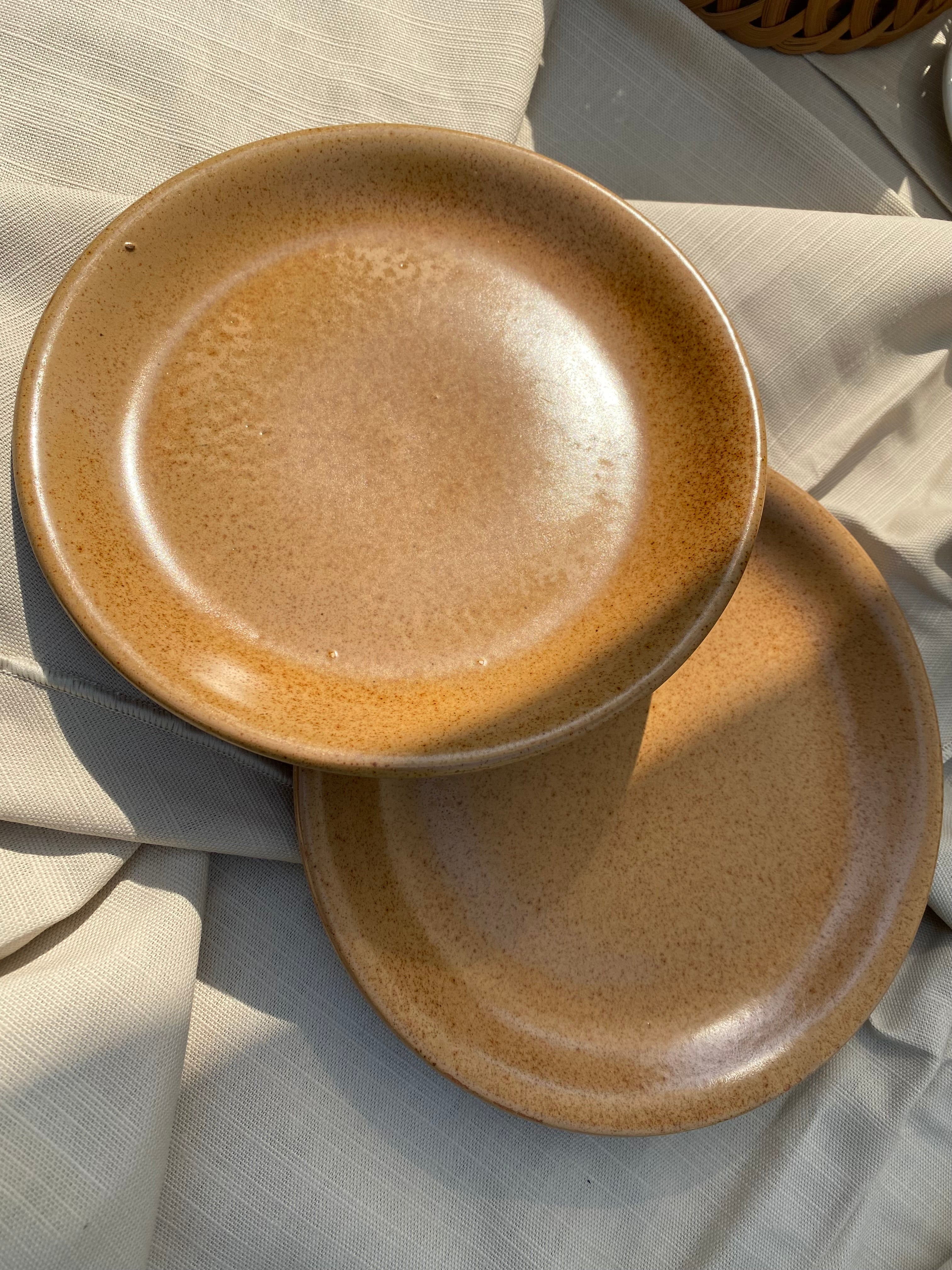 SANDY SANDSTONE PLATES