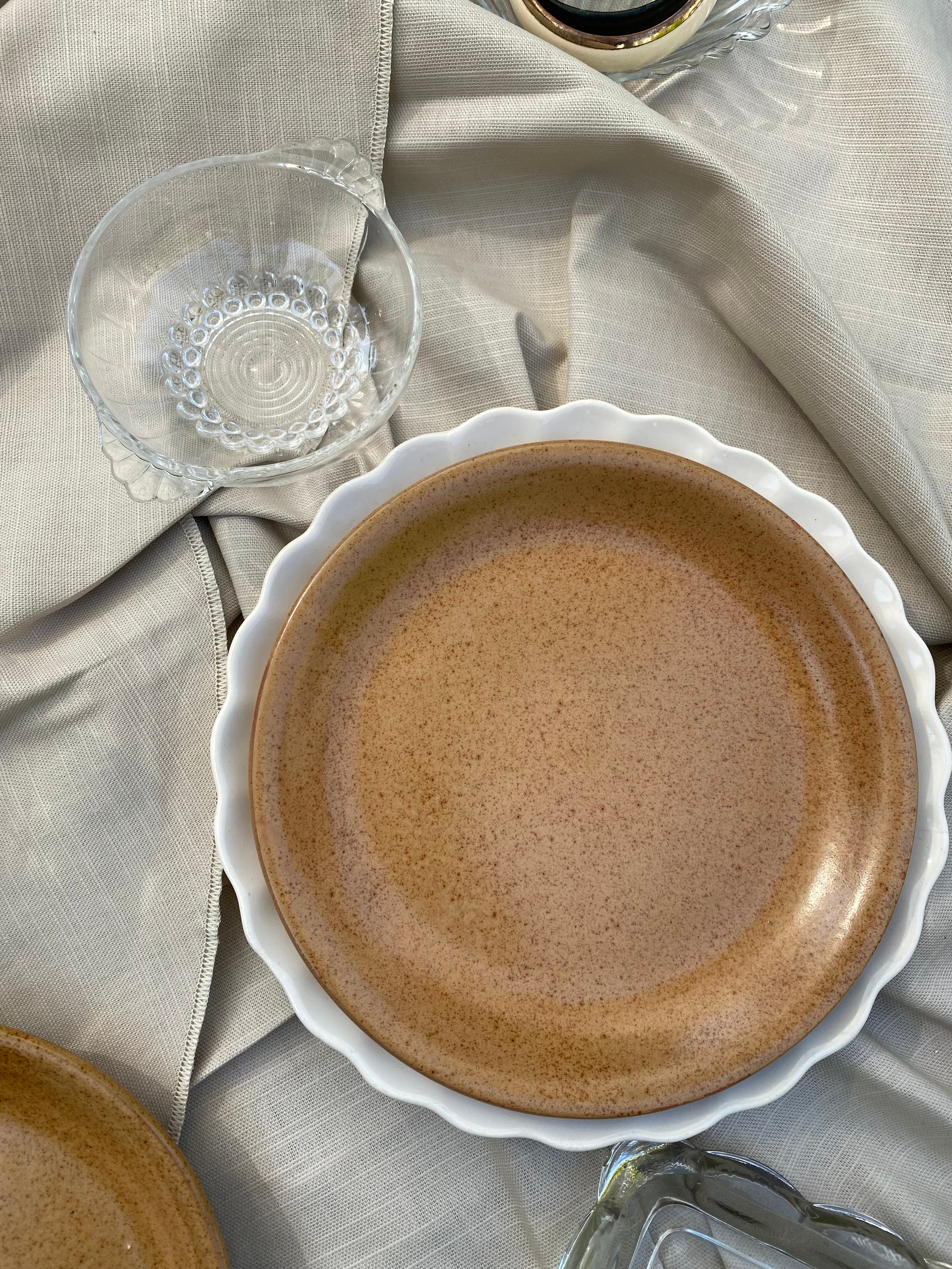 SANDY SANDSTONE PLATES
